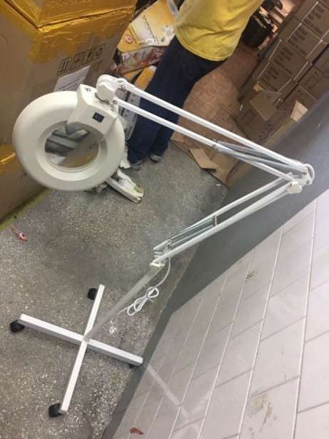 Lampy ze zwrotów, leżaki magazynowe 35szt lamp
